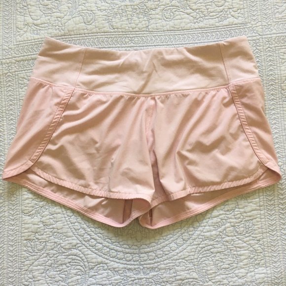 EUC Lululemon Size 6 Run Times Short II*4" Pearl Pink - Picture 5 of 8